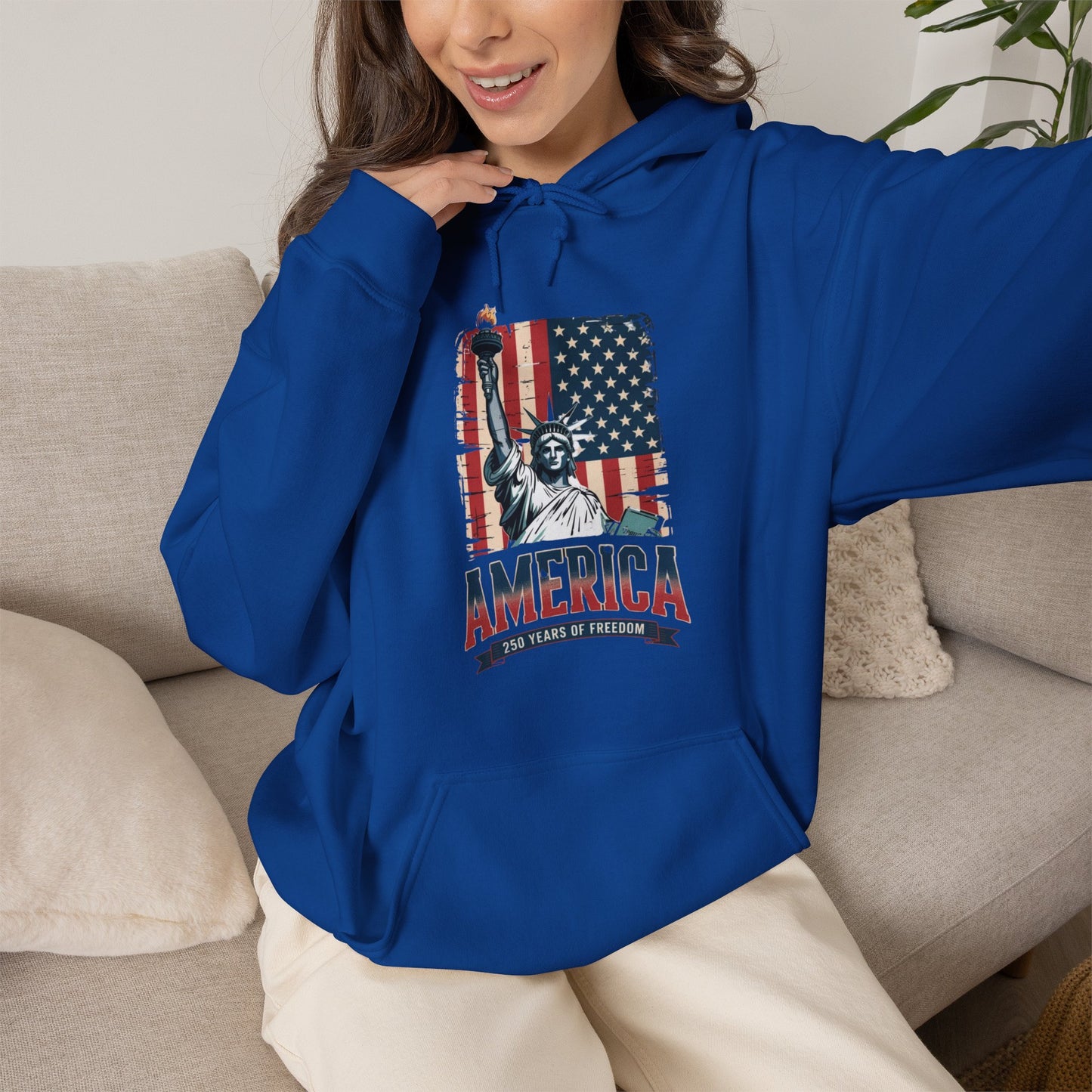 #250 Statue of Liberty American Flag 'America' Patriotic Independence Day Hoodie