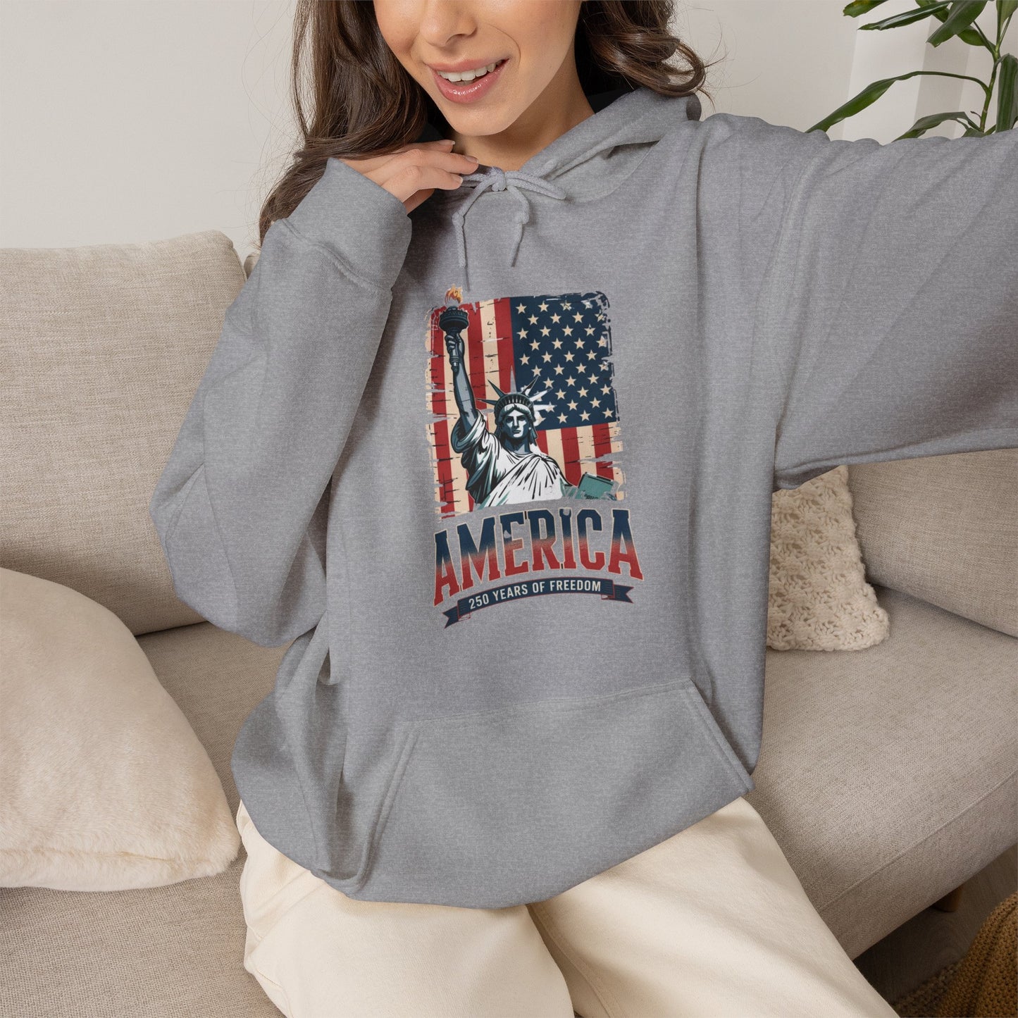 #250 Statue of Liberty American Flag 'America' Patriotic Independence Day Hoodie