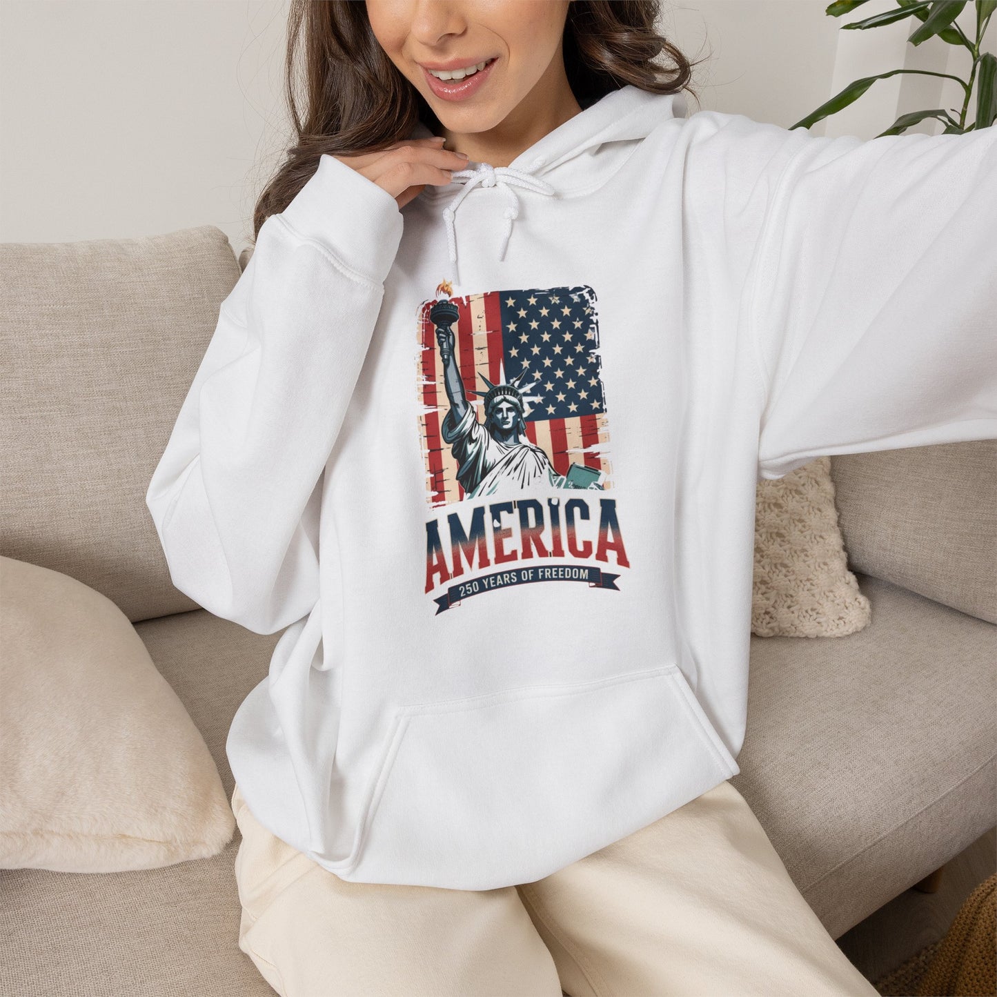 #250 Statue of Liberty American Flag 'America' Patriotic Independence Day Hoodie