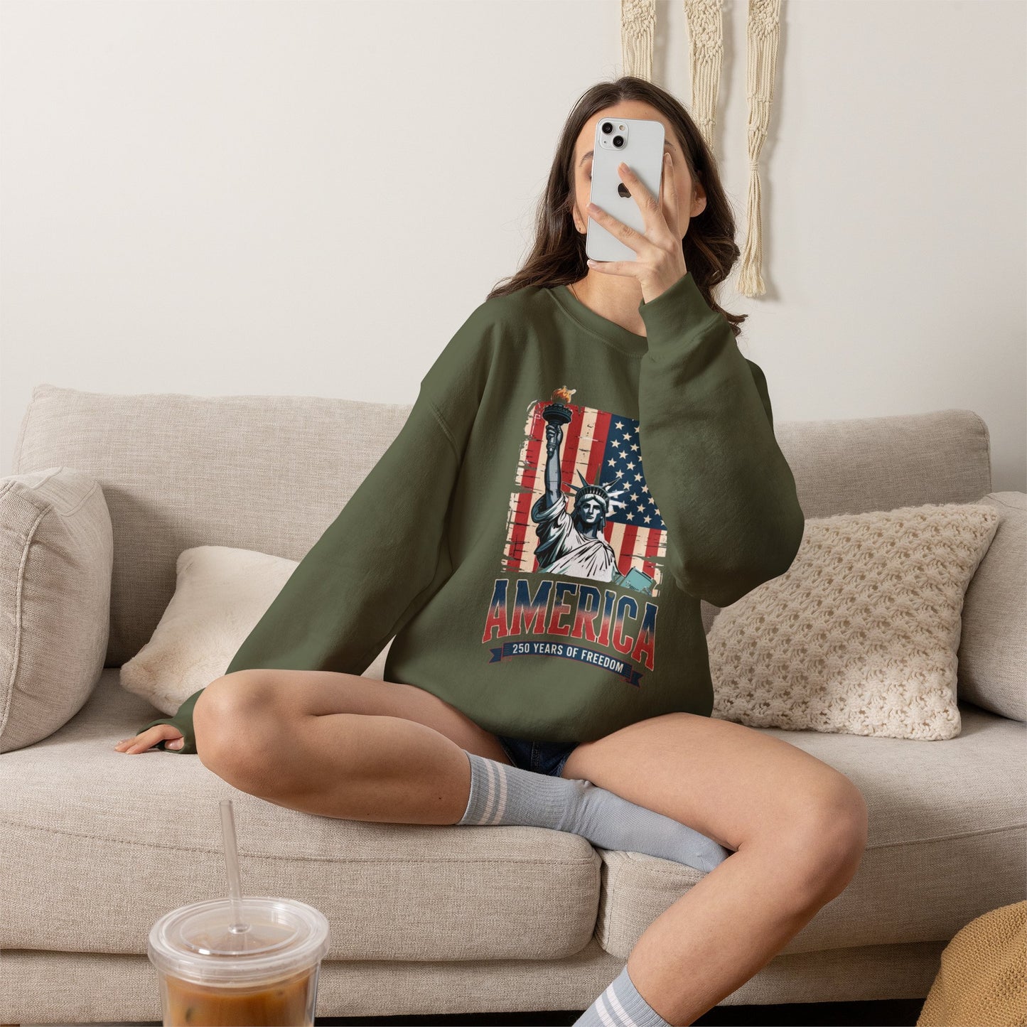 #250 Statue of Liberty American Flag 'America' Patriotic Independence Day Crewneck Sweatshirt