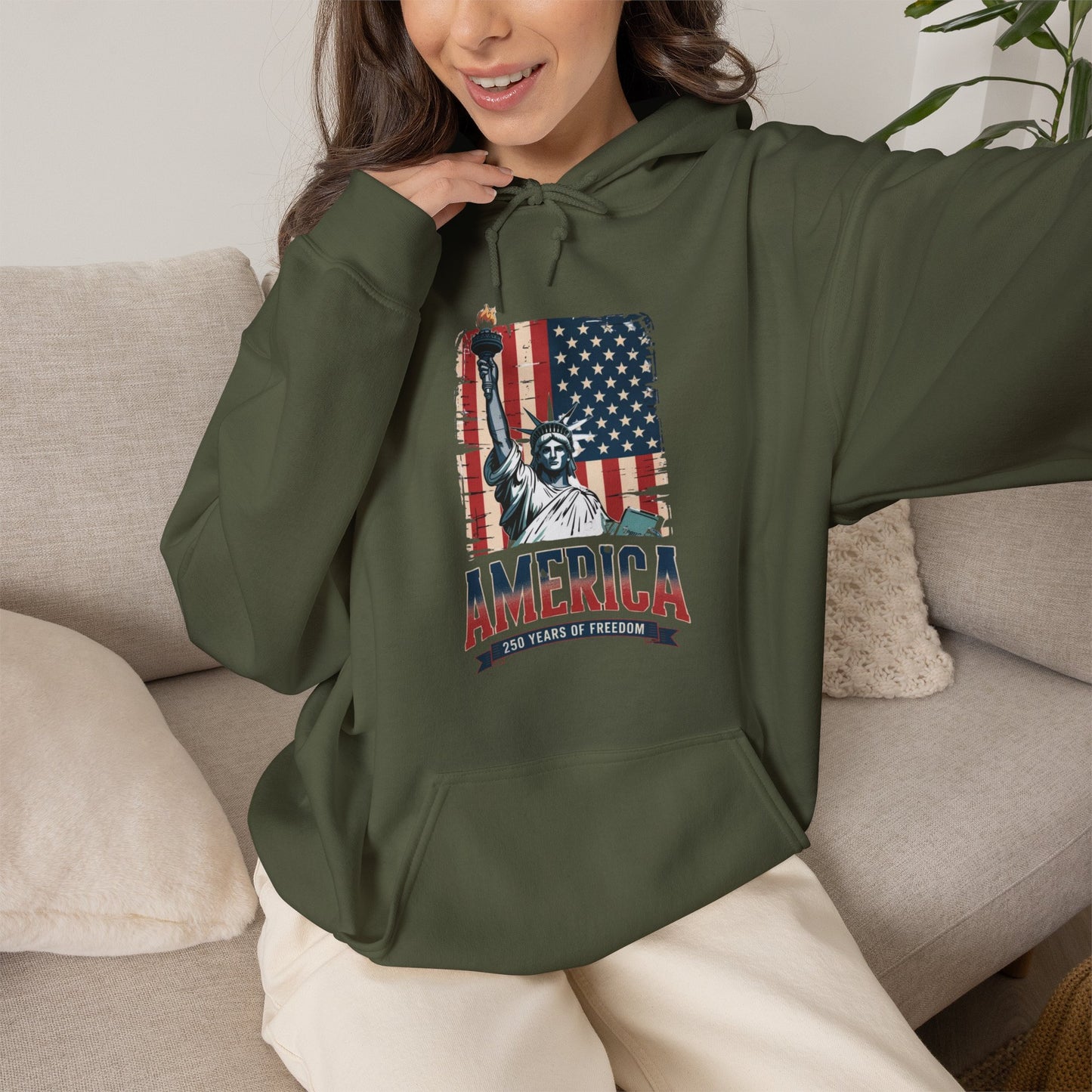 #250 Statue of Liberty American Flag 'America' Patriotic Independence Day Hoodie