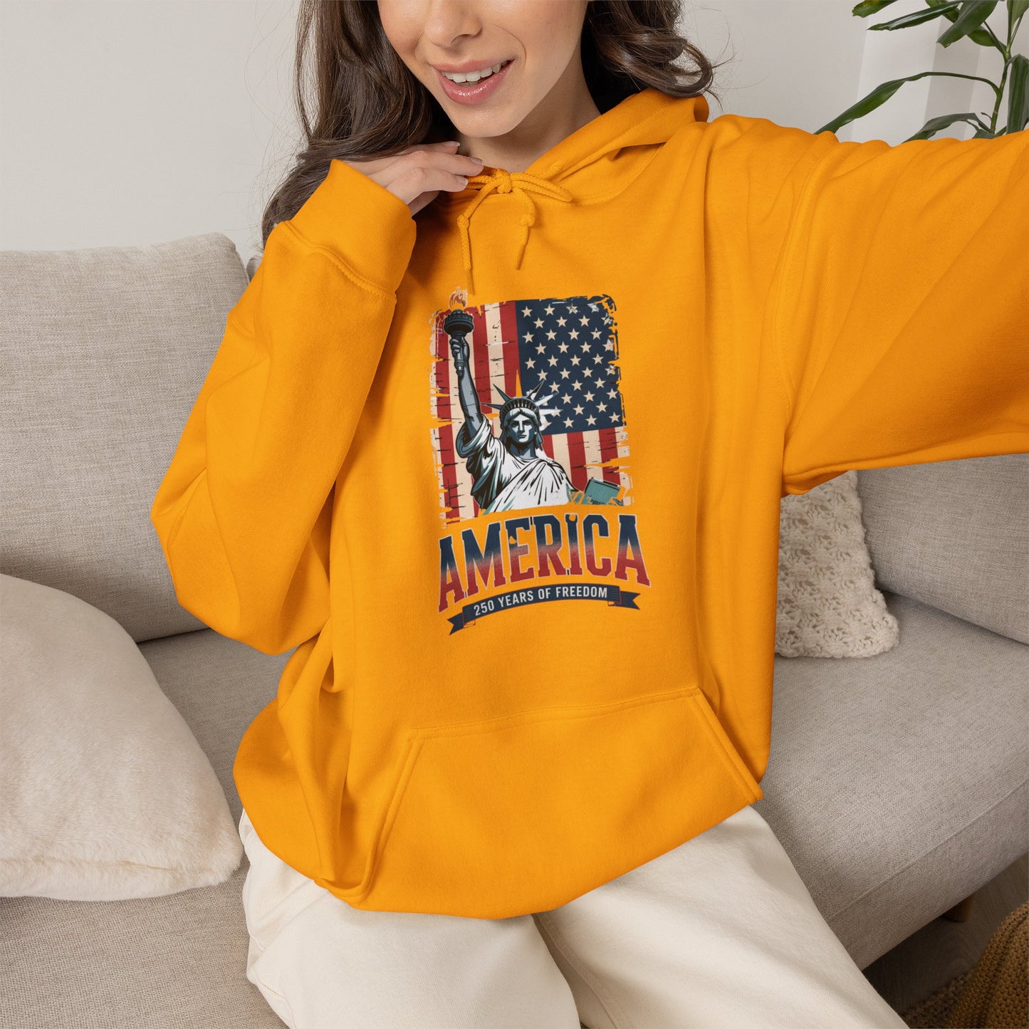#250 Statue of Liberty American Flag 'America' Patriotic Independence Day Hoodie
